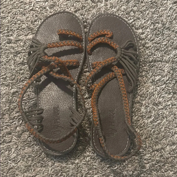 PLAKA BUNDLE Chic Women's Sandals with Braided Straps - Picture 5 of 10